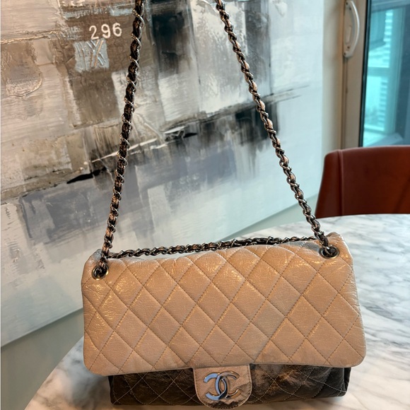 Chic Two-Tone Quilted Chanel bag - Picture 3 of 7